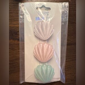 VS PINK Sparkling 3-Set White, Pink and Blue Scallop Shell Hair Clips